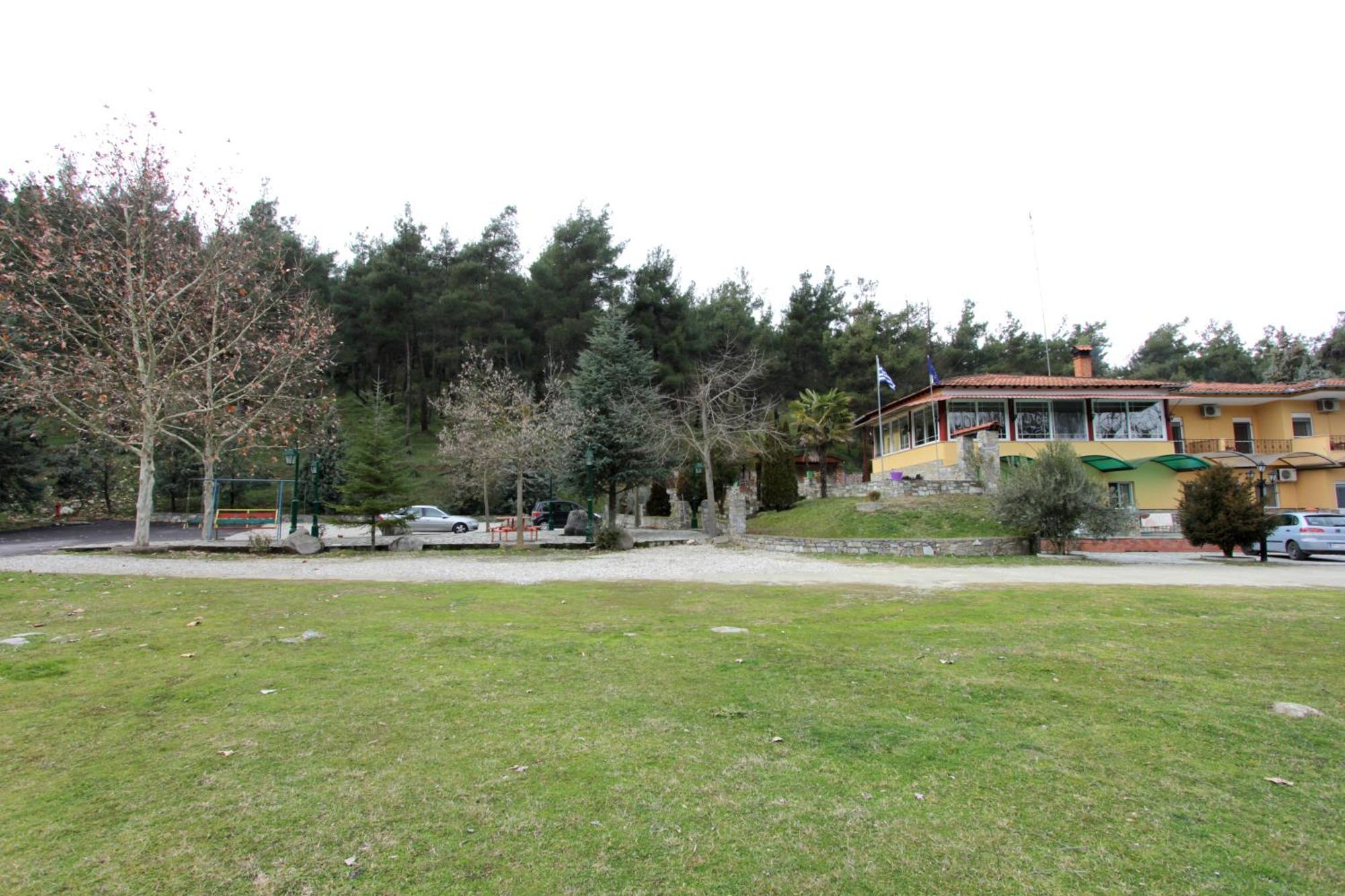 River Side Rooms Elassona Bagian luar foto