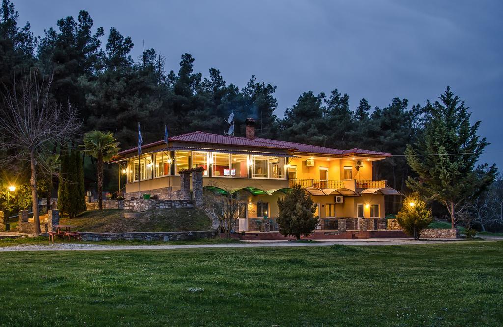 River Side Rooms Elassona Bagian luar foto