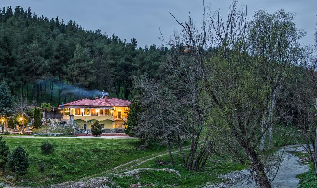 River Side Rooms Elassona Bagian luar foto