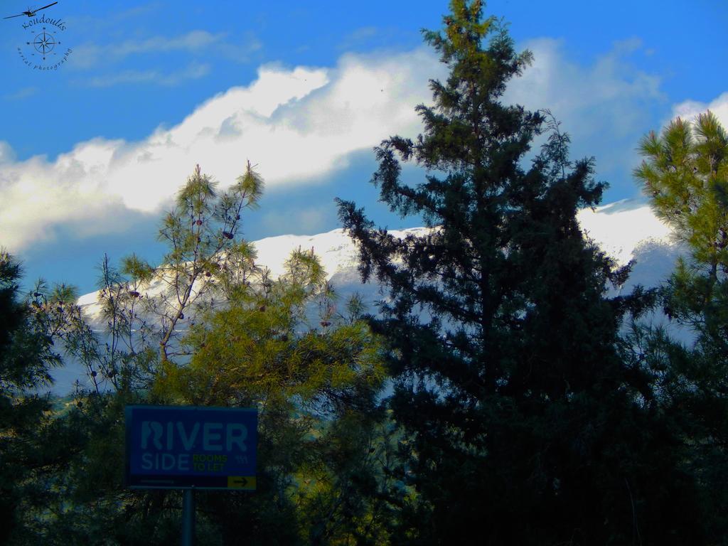 River Side Rooms Elassona Bagian luar foto