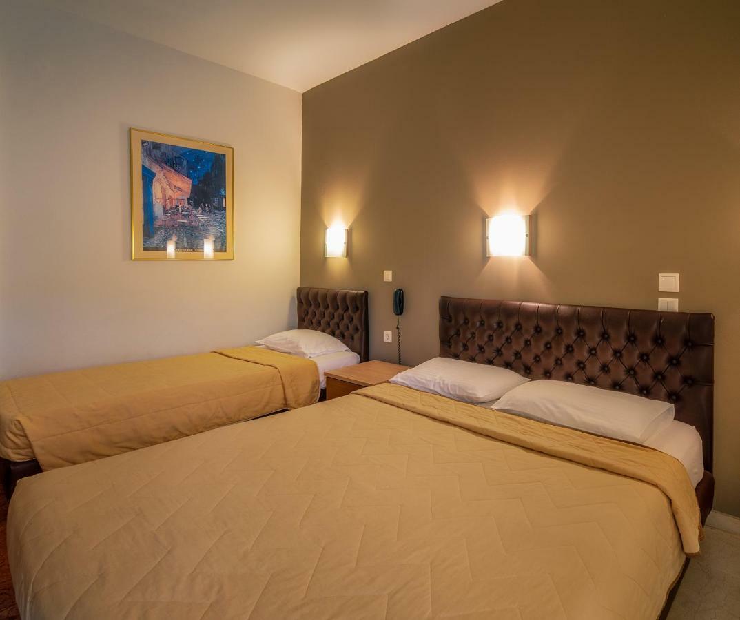 River Side Rooms Elassona Bagian luar foto
