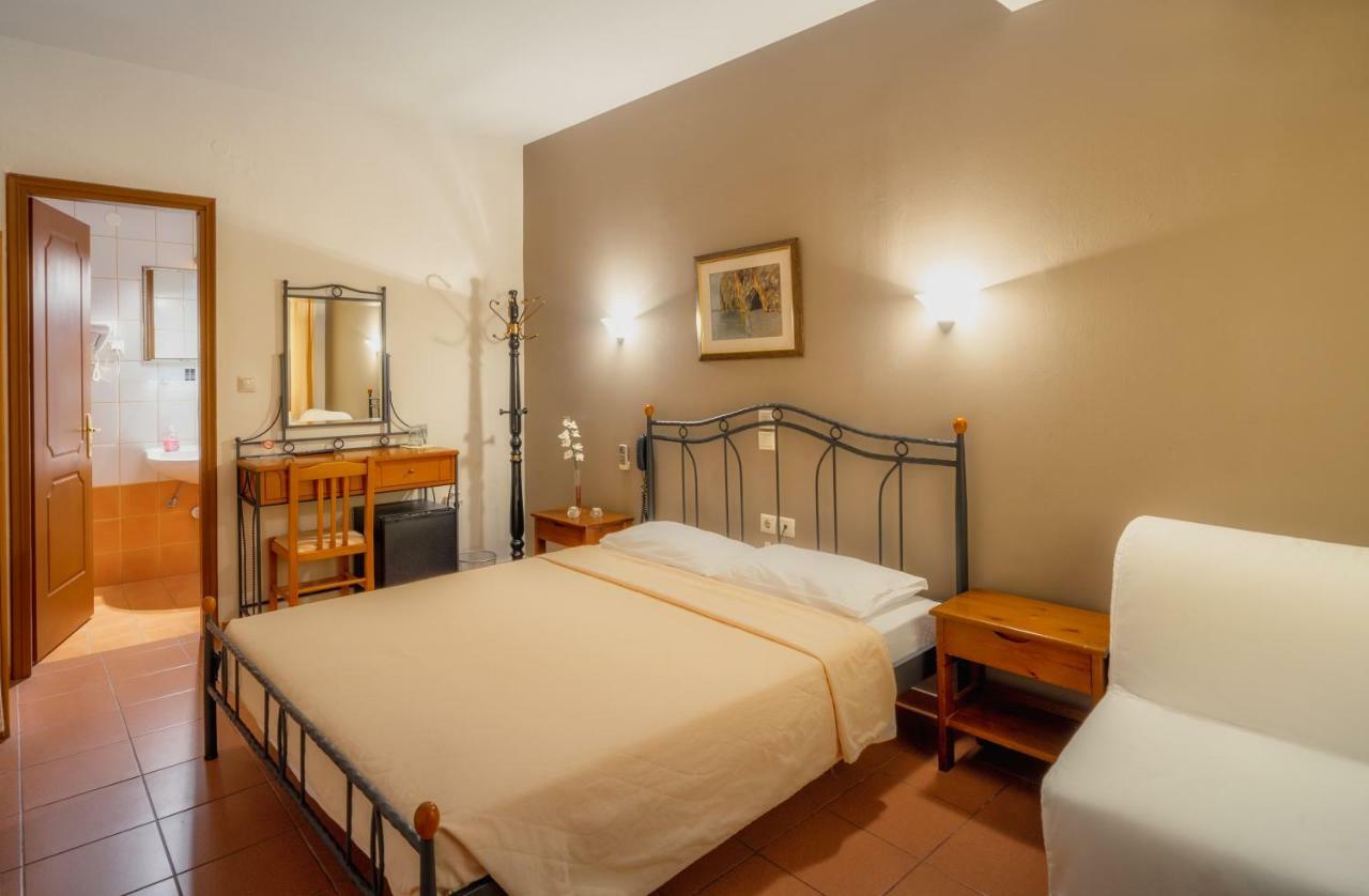 River Side Rooms Elassona Bagian luar foto